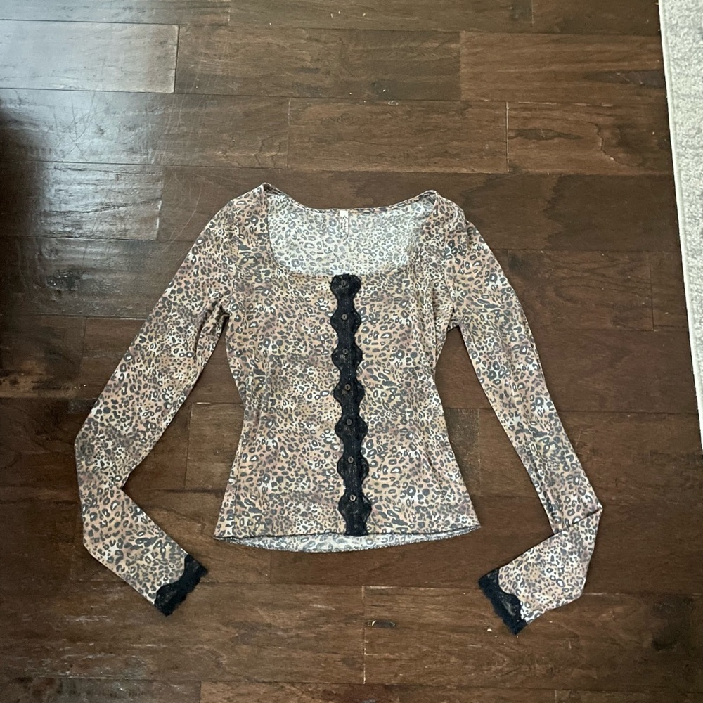 Free people cheetah print long sleeve tee